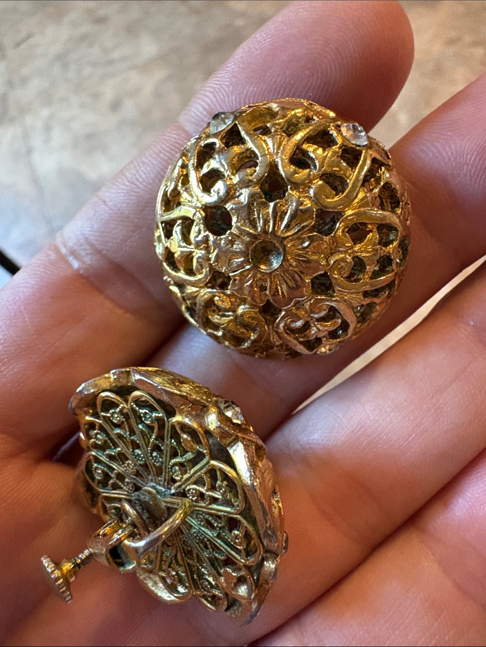 Vintage Gold Floral Filigree Clip-On Screw Back Earrings Elegant Women’s Jewelry